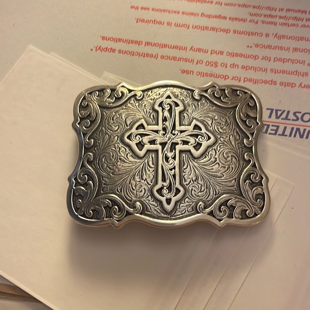 Cross buckle